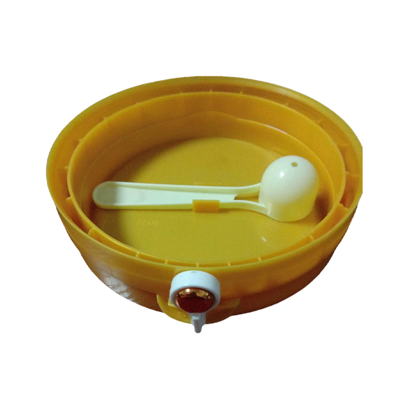 How does gas-assisted injection molding technology reduce part weight and improve surface quality while maintaining structural strength?